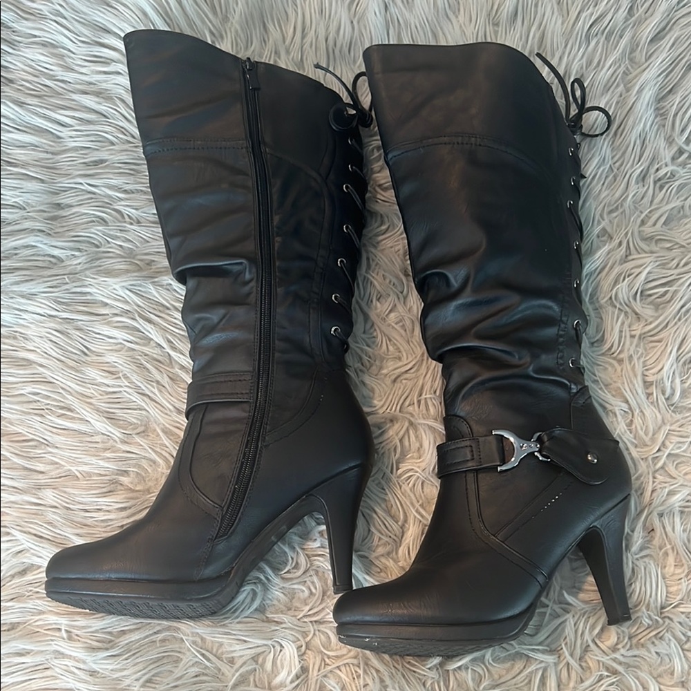 Elegant Black Lace-Up Heeled Boots - Picture 3 of 7